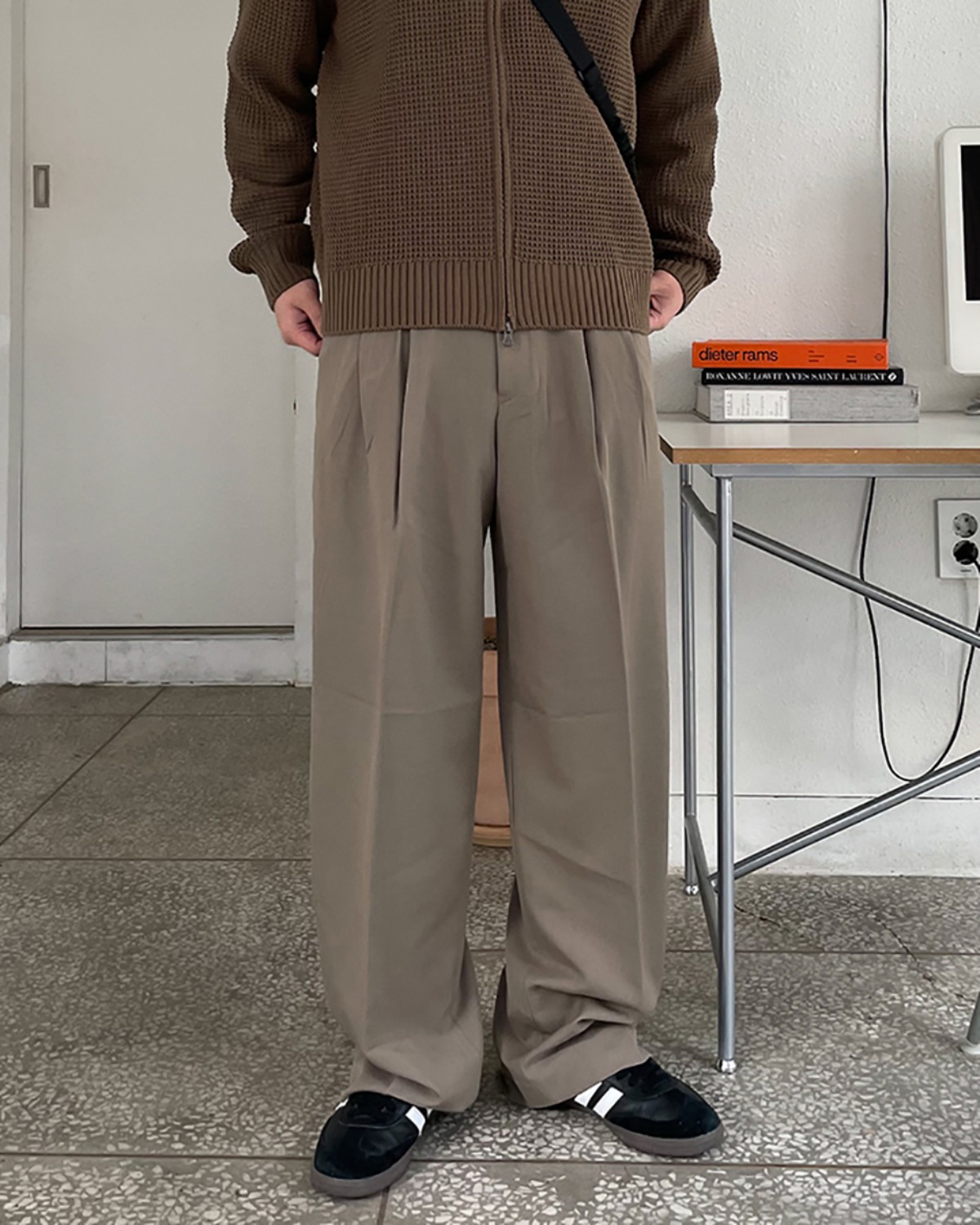 Daily two tuck wide trousers (6C)